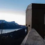 Engeset Trehytter * Vereide