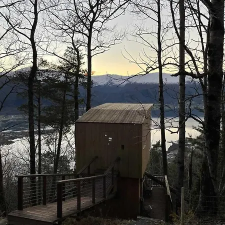 Lodge Engeset Trehytter