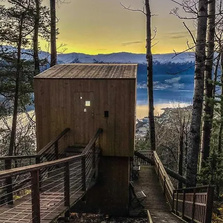 Lodge Engeset Trehytter