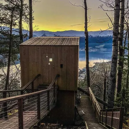Lodge Engeset Trehytter