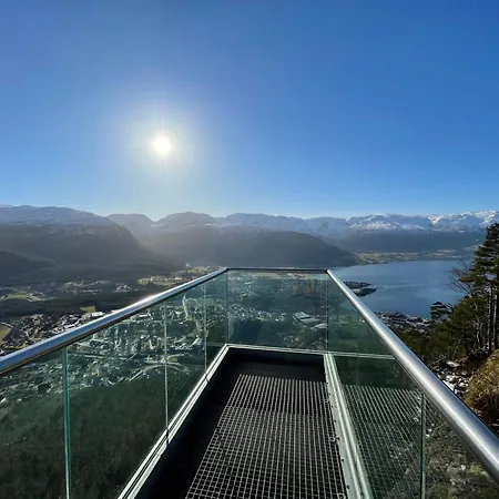 Engeset Trehytter Lodge Vereide