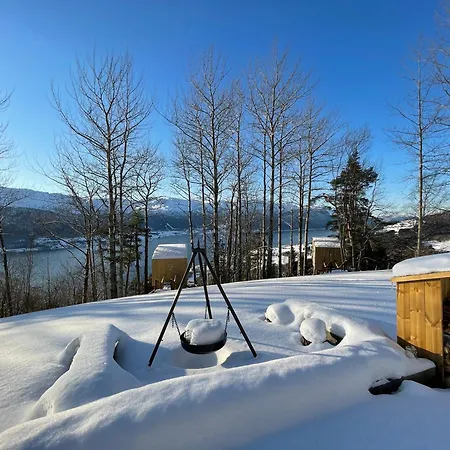 Engeset Trehytter Jaktstuga Vereide