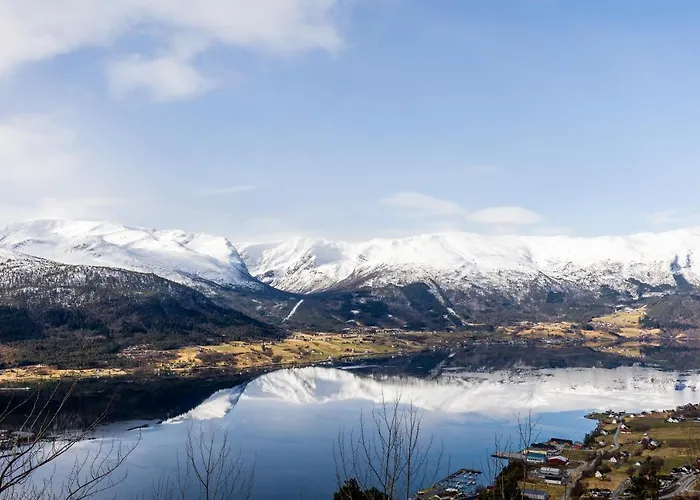 Engeset Trehytter Lodge