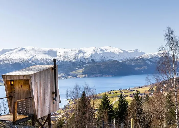 Lodge Engeset Trehytter Vereide